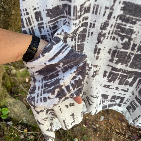 Latched Mama Nest Nursing Tunic in Abstract Slate (Maternity or Nursing Friendly - Picture 3 of 5